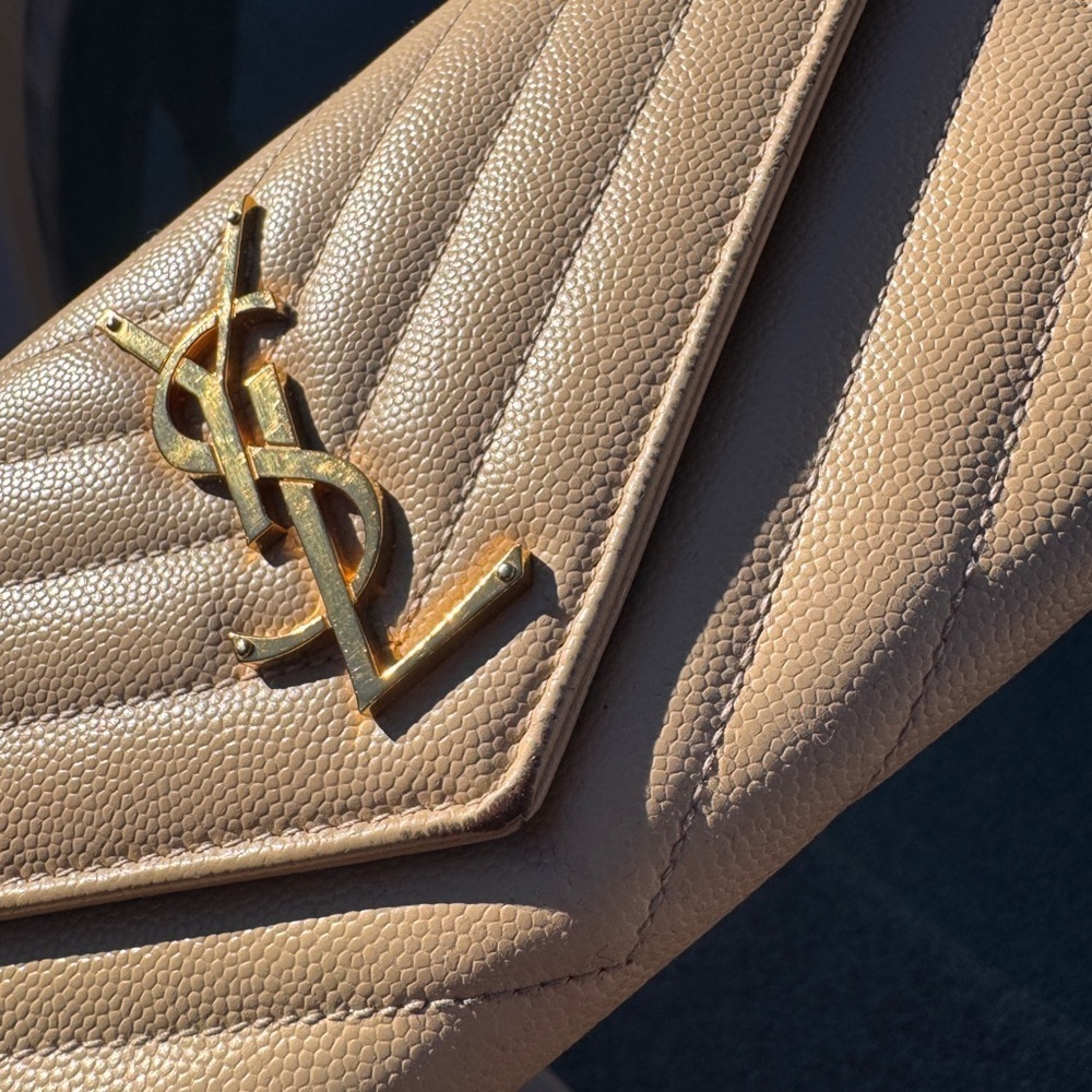 Yves Saint Laurent Cream Quilted Clutch with Gold Chain - Picture 8 of 15